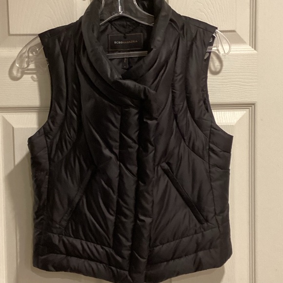 BCBGMAXAZRIA Cropped Down Black Puffer Vest, Size Small - Picture 3 of 16